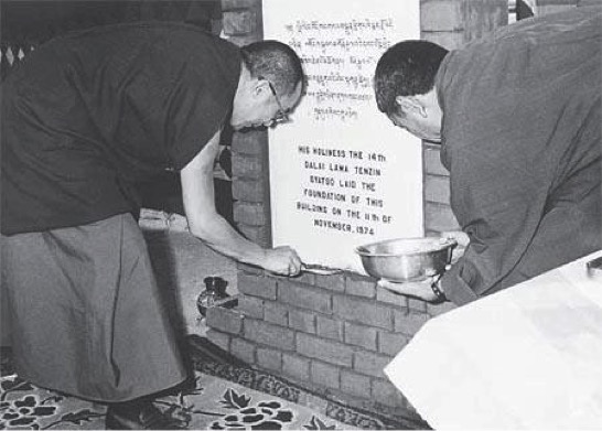 His Holiness laying foundation of Tibet house
